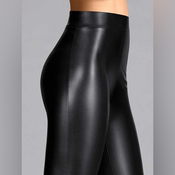 WOLFORD
ESTELLA LEGGINGS - FAUX LEATHER size 10 - Picture 4 of 9